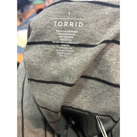 Torrid Women's Gray & Black Striped Stretch Knit Bodycon Mini Skirt Plus Size - Picture 4 of 4